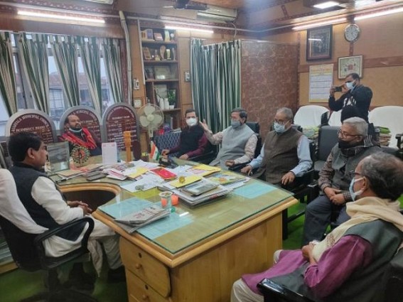 CITU placed deputation to the mayor of AMC against the eviction of roadside vendor CITU placed deputation to the mayor of AMC against the eviction of roadside vendor